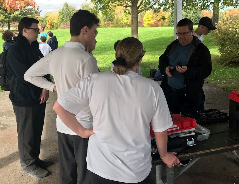 Right click and select view image